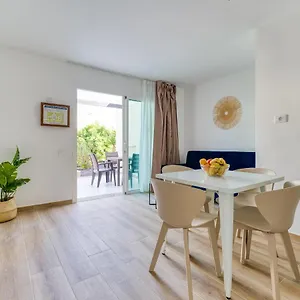 Moderno Con Piscina En Apartamento